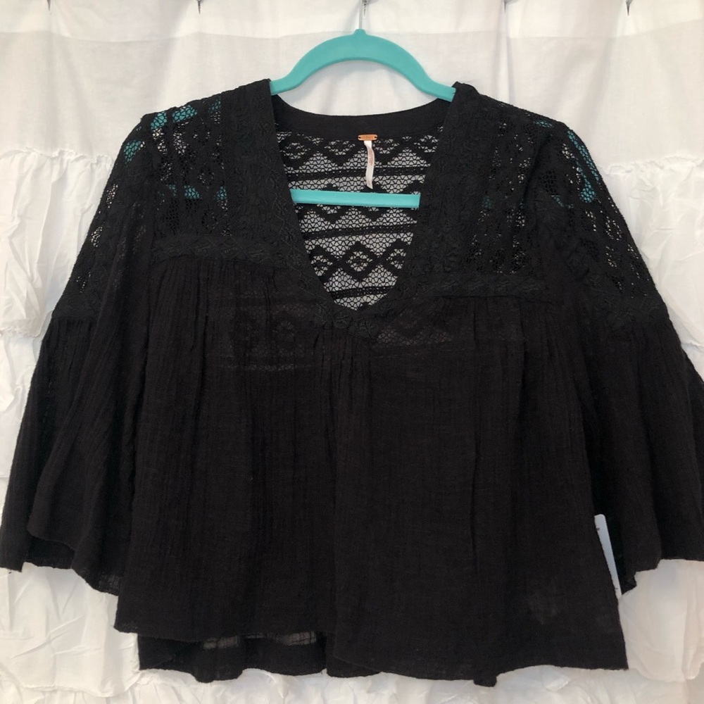 Free People Flowy Shirt🌙